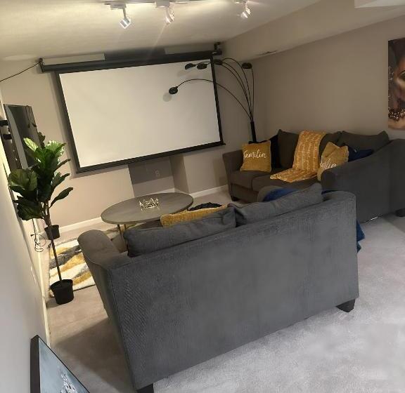 شقة غرفة واحدة, Xena Guest House