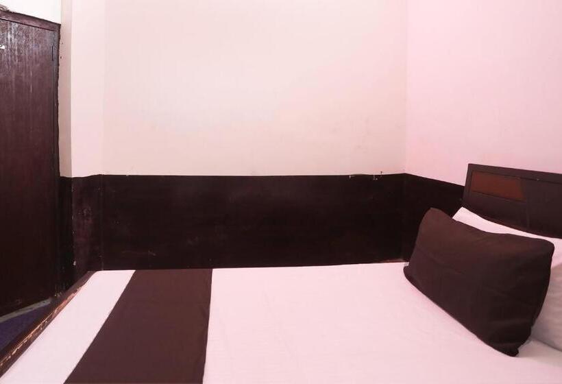 Трехместный Номер Классика, Spot On Hotel Up 13