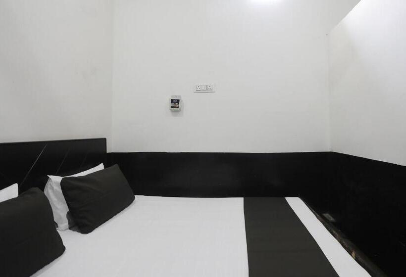 Трехместный Номер Классика, Spot On Hotel Up 13