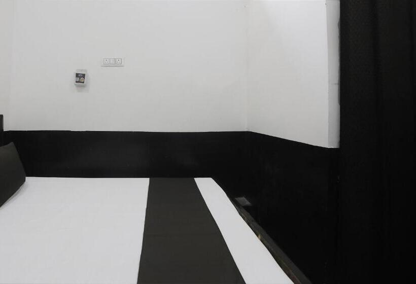 Трехместный Номер Классика, Spot On Hotel Up 13