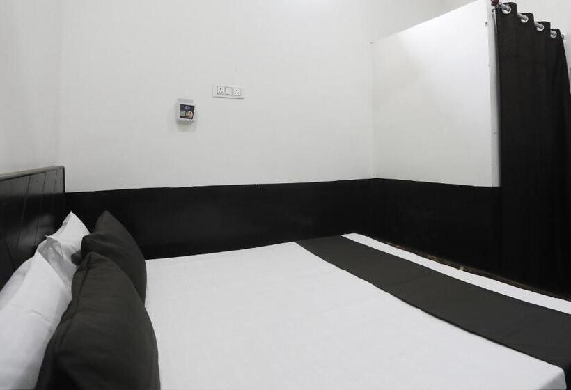 Трехместный Номер Классика, Spot On Hotel Up 13