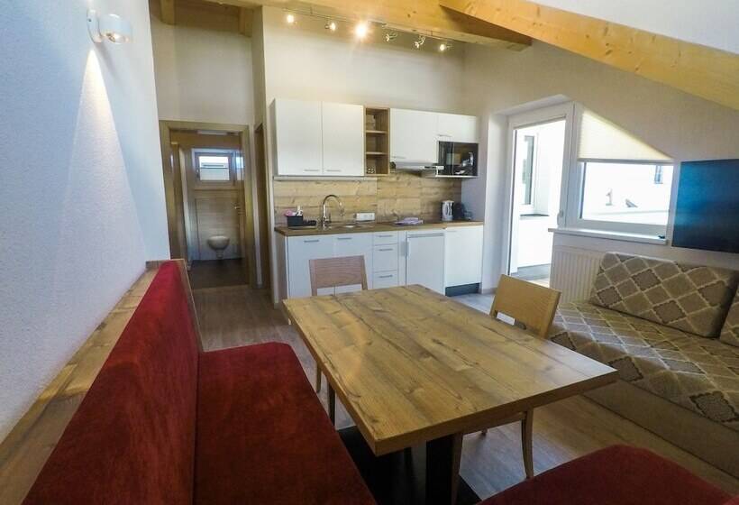 2-Bedroom Classic Apartment, Collina Hotel Garni