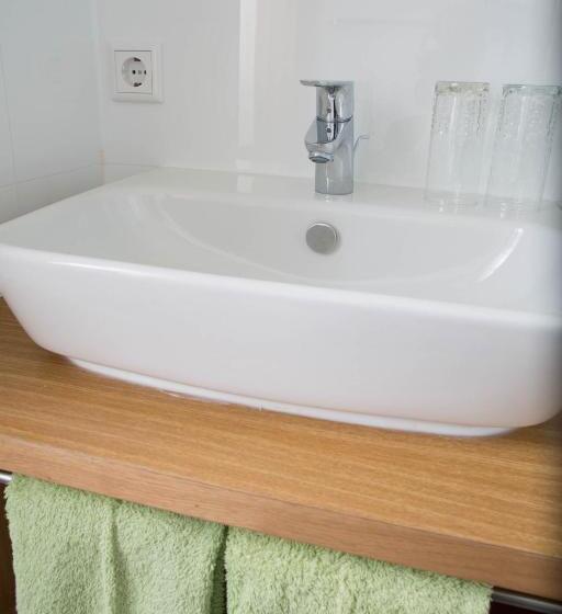 شقة غرفة واحدة, Haus Theresia