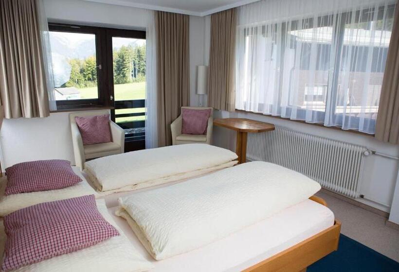 شقة غرفة واحدة, Haus Theresia