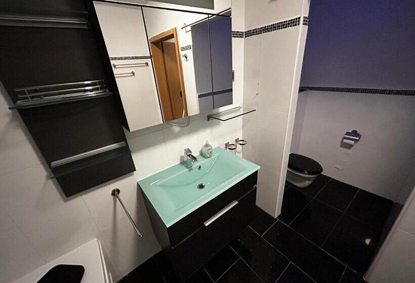 חדר דלוקס לשלושה, Pension Günther