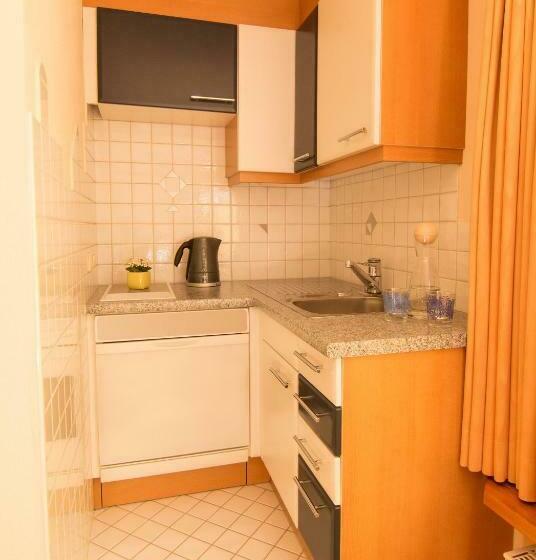 اتاق استاندارد سه نفره, Pension Tina