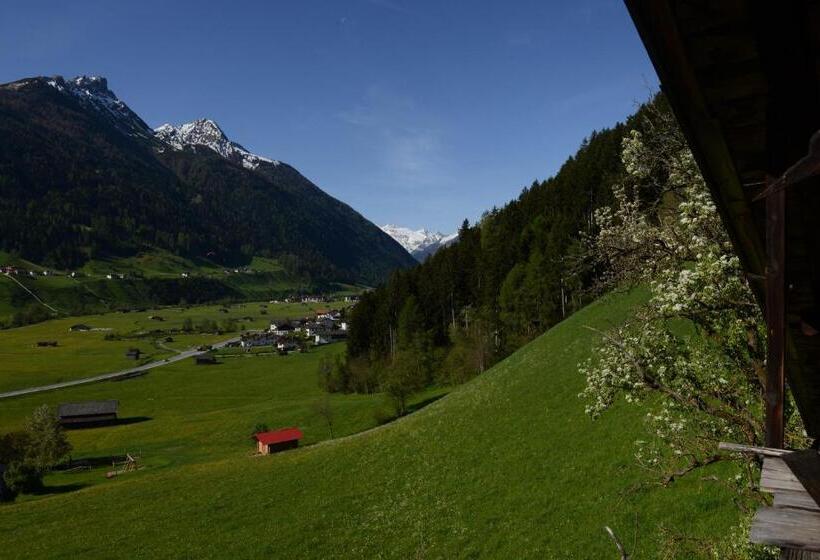 آپارتمان 2 خوابه, Pension Tina