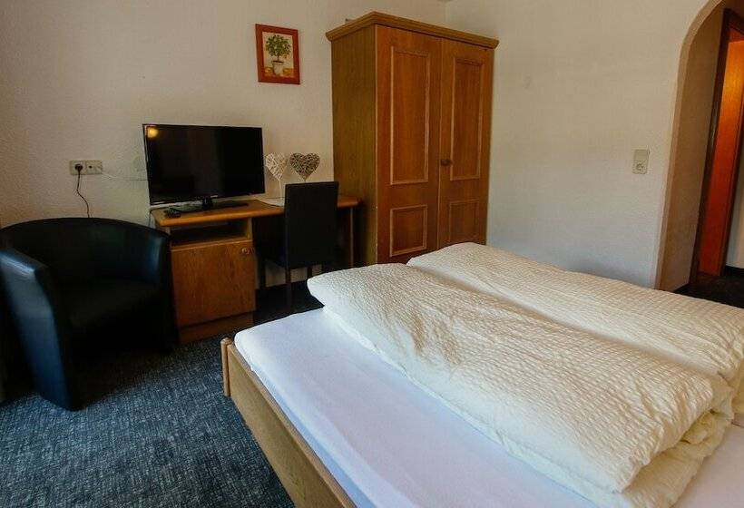 スタンダードスタジオ, Tia Apart