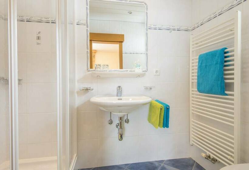 غرفة قياسية ثلاثية, Tobhartbauer