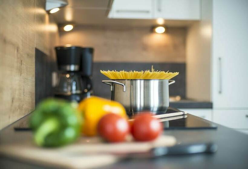 شقة غرفة واحدة, Tobhartbauer