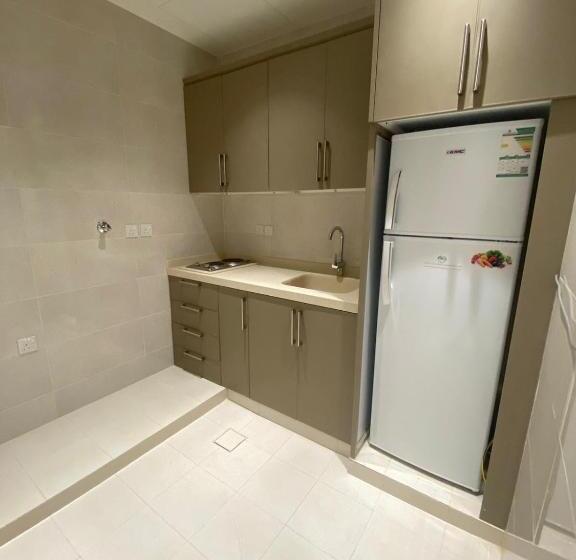 شقة غرفة واحدة, شقق الورود بارك