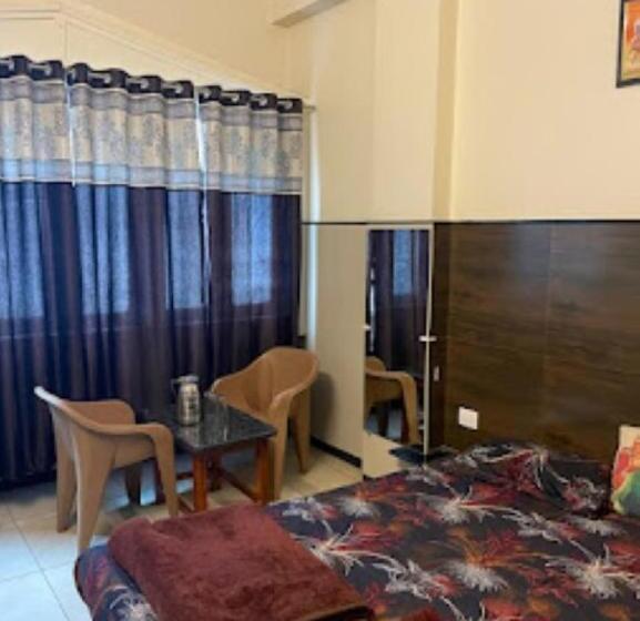 חדר סטנדרט, Basera,nashik