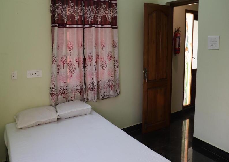 标准间, Cbr Guest House