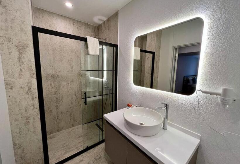 חדר דלוקס נוף לים, Coastline