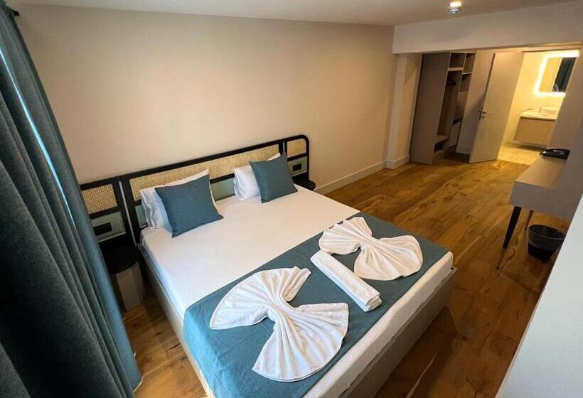 חדר דלוקס נוף לים, Coastline