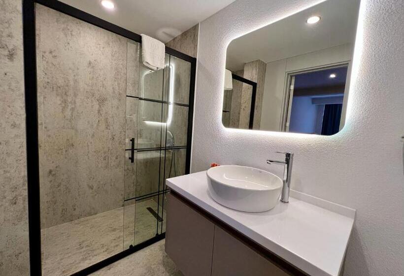 חדר דלוקס נוף לים, Coastline