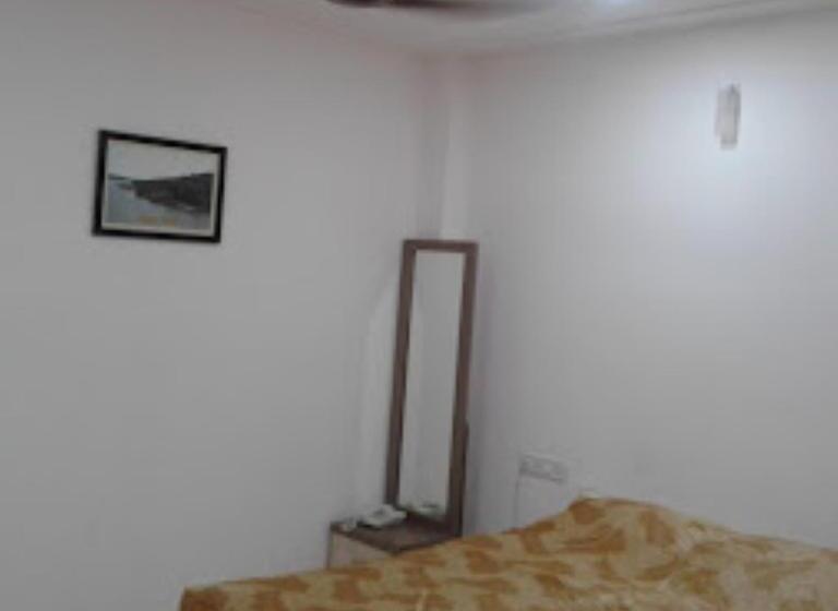 Номер Стандарт, Dona Dawli & Taraai Rest House, Shiroda
