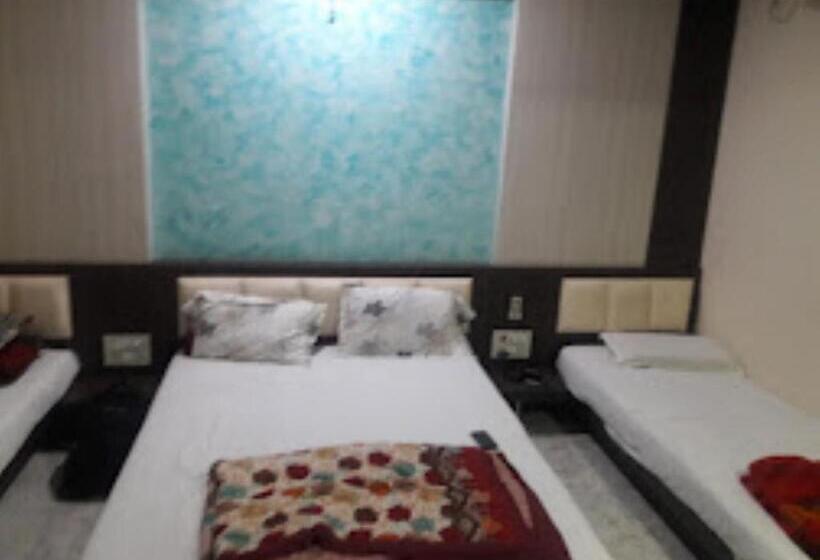 Номер Deluxe Кровать Кинг, Dwarkamai, Dhule