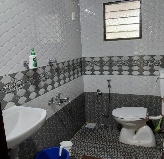 Pokój Czteroosobowy Standard z Balkonem, Finer Things Retreat