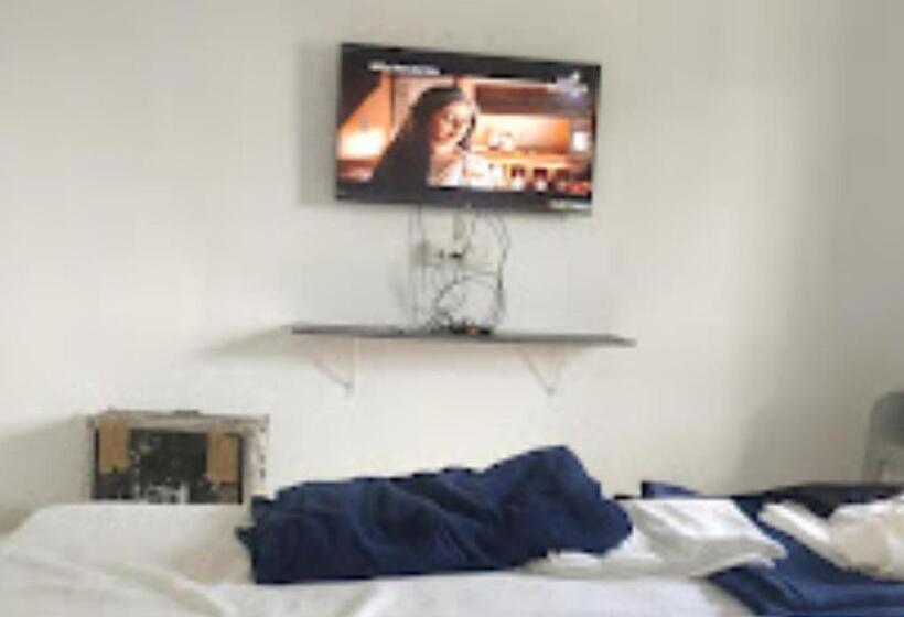 غرفة قياسية ثلاثية, Gulati Suites Washim