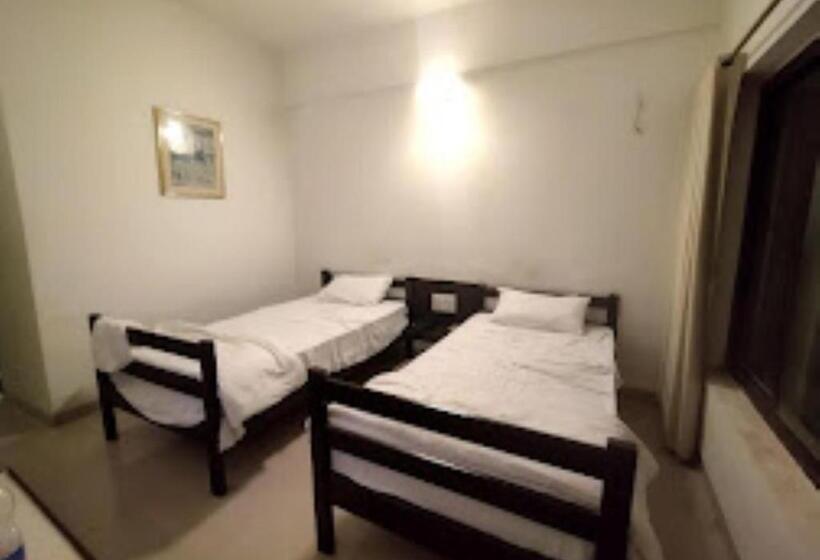 חדר דלוקס, Saileela Osmanabad