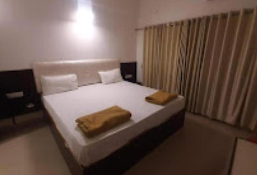 Номер Deluxe Кровать Кинг, Saileela Osmanabad