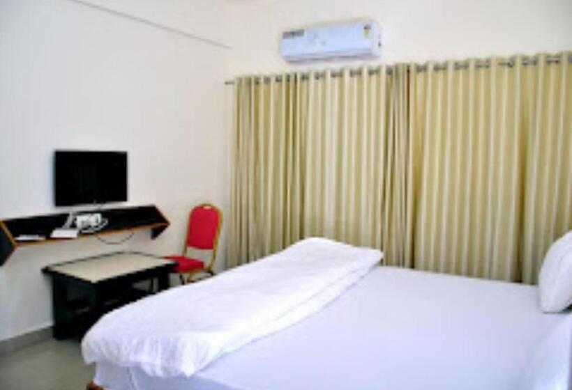 חדר דחוקס עם מיטת קינג, Saileela Osmanabad