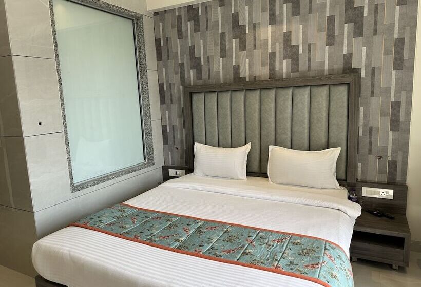 חדר דלוקס, Shubham Comforts