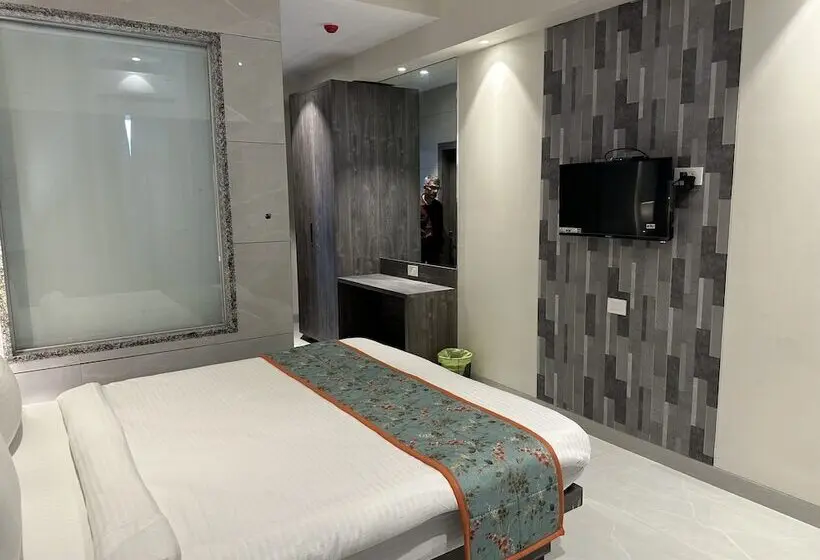 Deluxe-huone, Shubham Comforts
