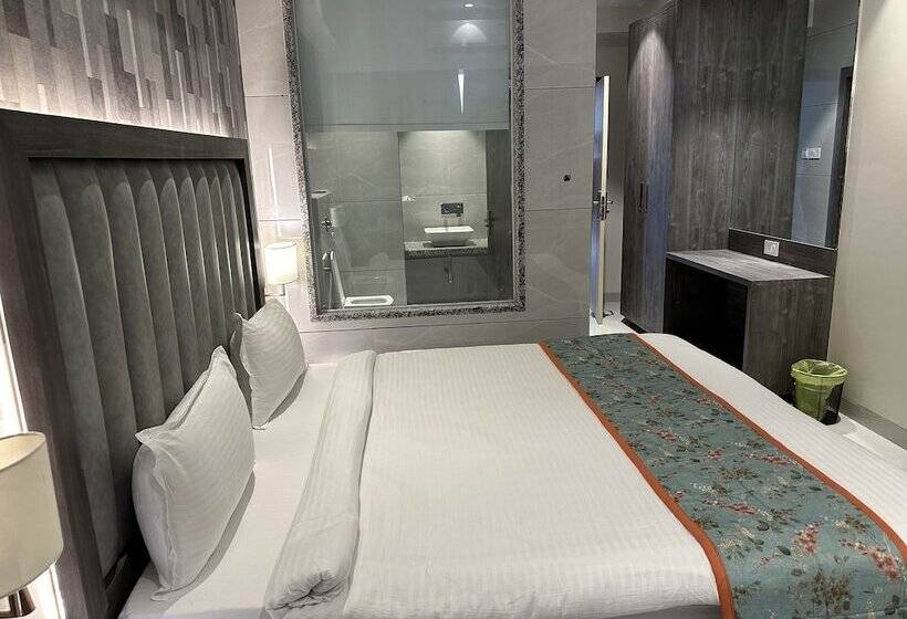 חדר דלוקס, Shubham Comforts