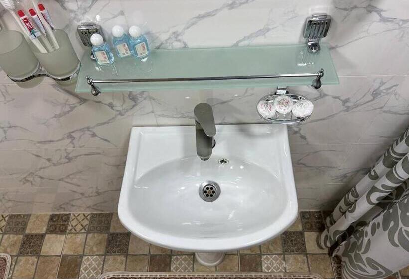 غرفة قياسية, Tapchan Guest House