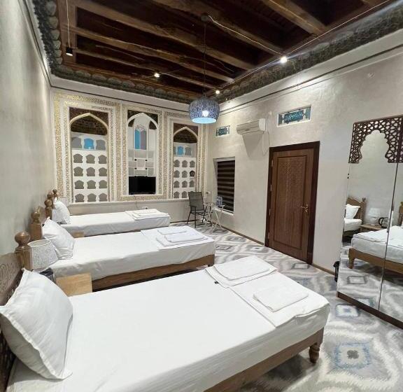 غرفة كلاسيكية ثلاثية, Tapchan Guest House