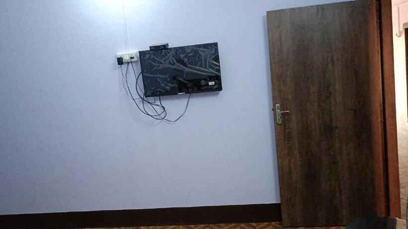 Трехместный Номер Классика, Oyo Hotel Pp Crown