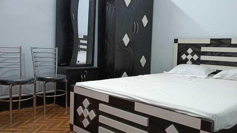 Трехместный Номер Классика, Oyo Hotel Pp Crown