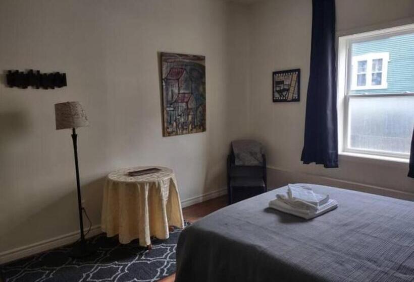 اتاق استاندارد با سرویس بهداشتی مشترک, Jelly Bean 1