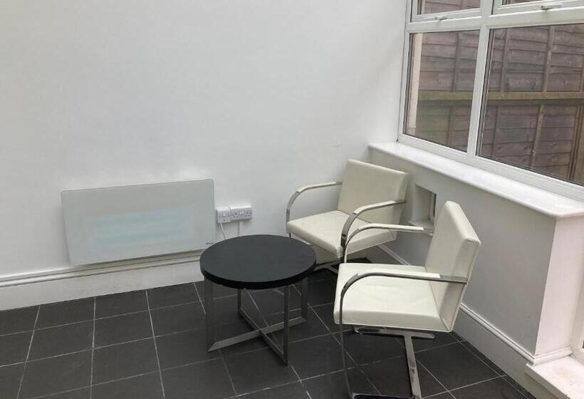 带大床的标准间, Luxury Guest House