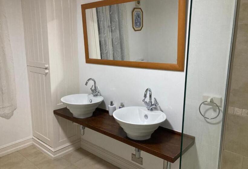 Quarto Estandar Cama King, Luxury Guest House