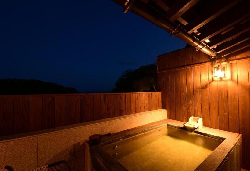 Aile Süiti, 鵜原館  Ubarakan