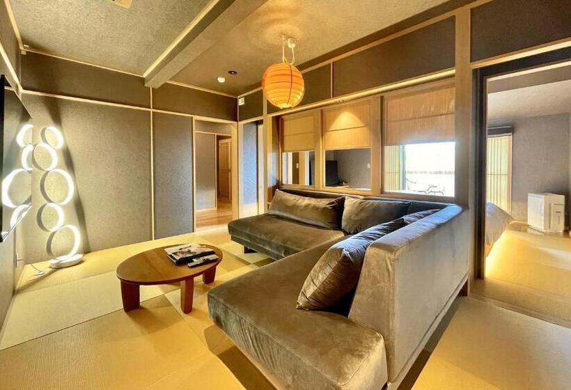 Aile Süiti, 鵜原館  Ubarakan