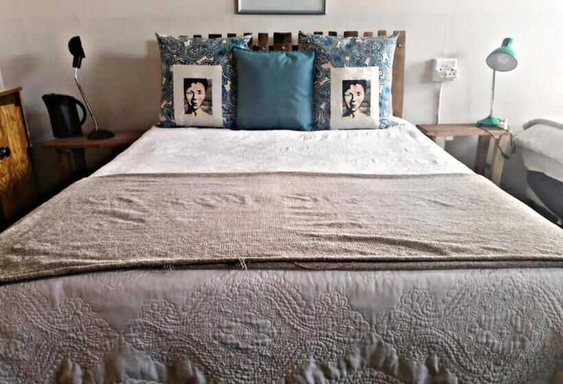 基本间, Suzies Huis Restaurant Bed And Breakfast