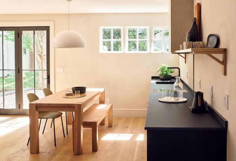 דירת חדר נוף לגינה, 9 Academy