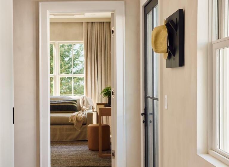 דירת חדר דלוקס, 9 Academy