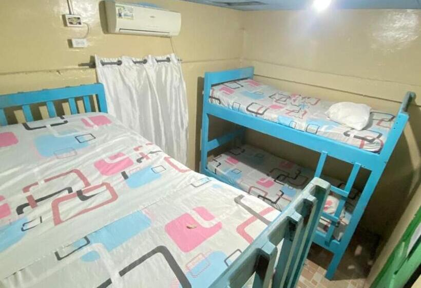 سرير فى غرفة مشتركه, Hostal Caribbean Beach