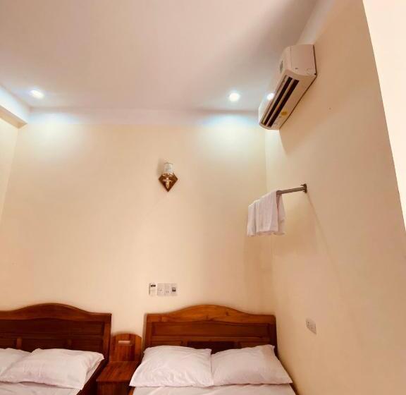 اتاق استاندارد چهار تخته, Hoang Ngoc Motel