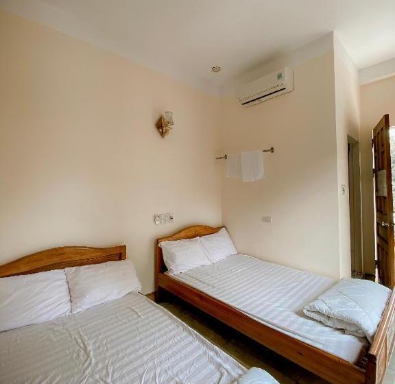 اتاق استاندارد چهار تخته, Hoang Ngoc Motel