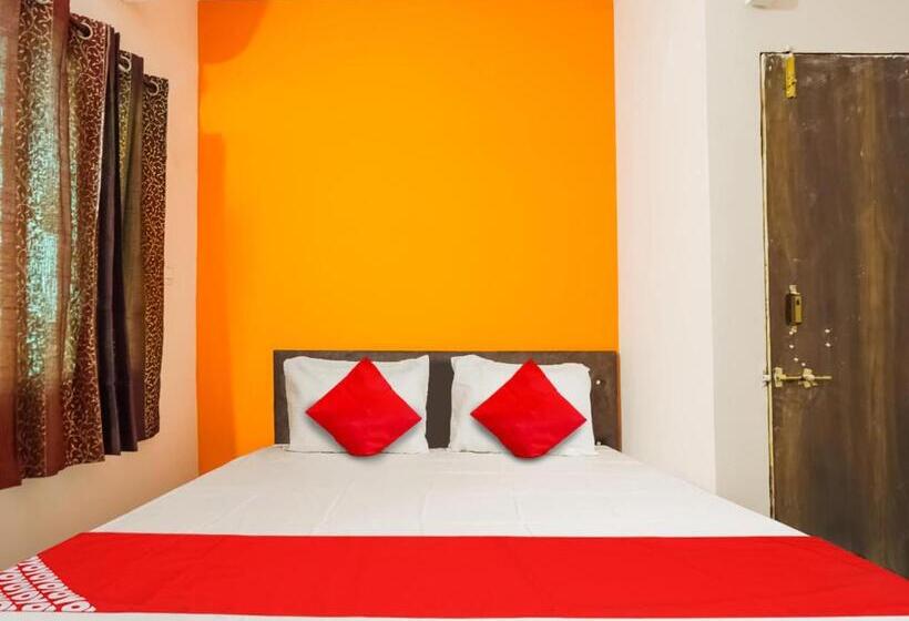 トリプルクラシックルーム, Oyo Anand Lodging & Restaurant