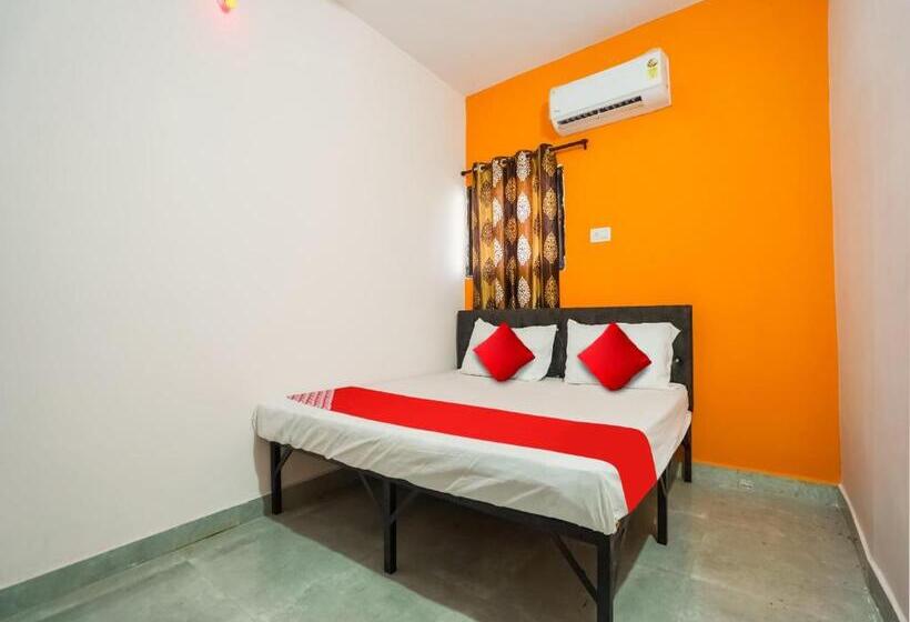 トリプルクラシックルーム, Oyo Anand Lodging & Restaurant