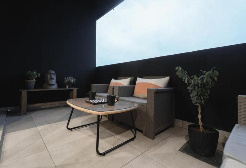 استودیو استاندارد با بالکن, Sandton Studio Luxury, Comfort & Unique Stay