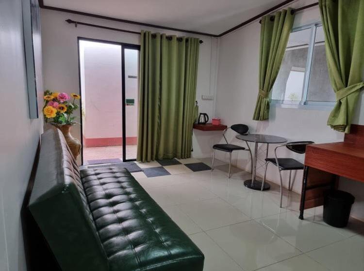 Quarto Familiar, Baan Sabaijai Viking Home