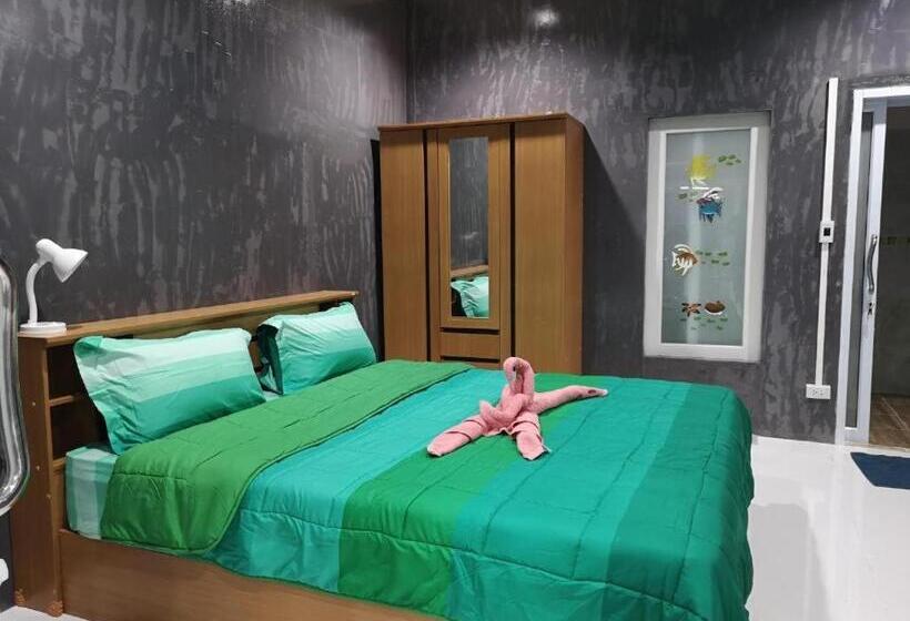 Quarto standart com terraça, Baan Sabaijai Viking Home